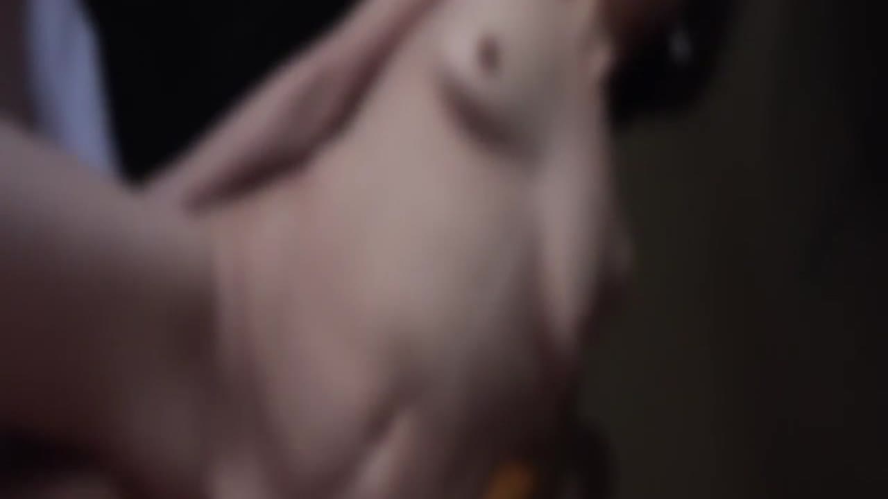 【閲覧注意】彼女の母親に中出ししちゃいました